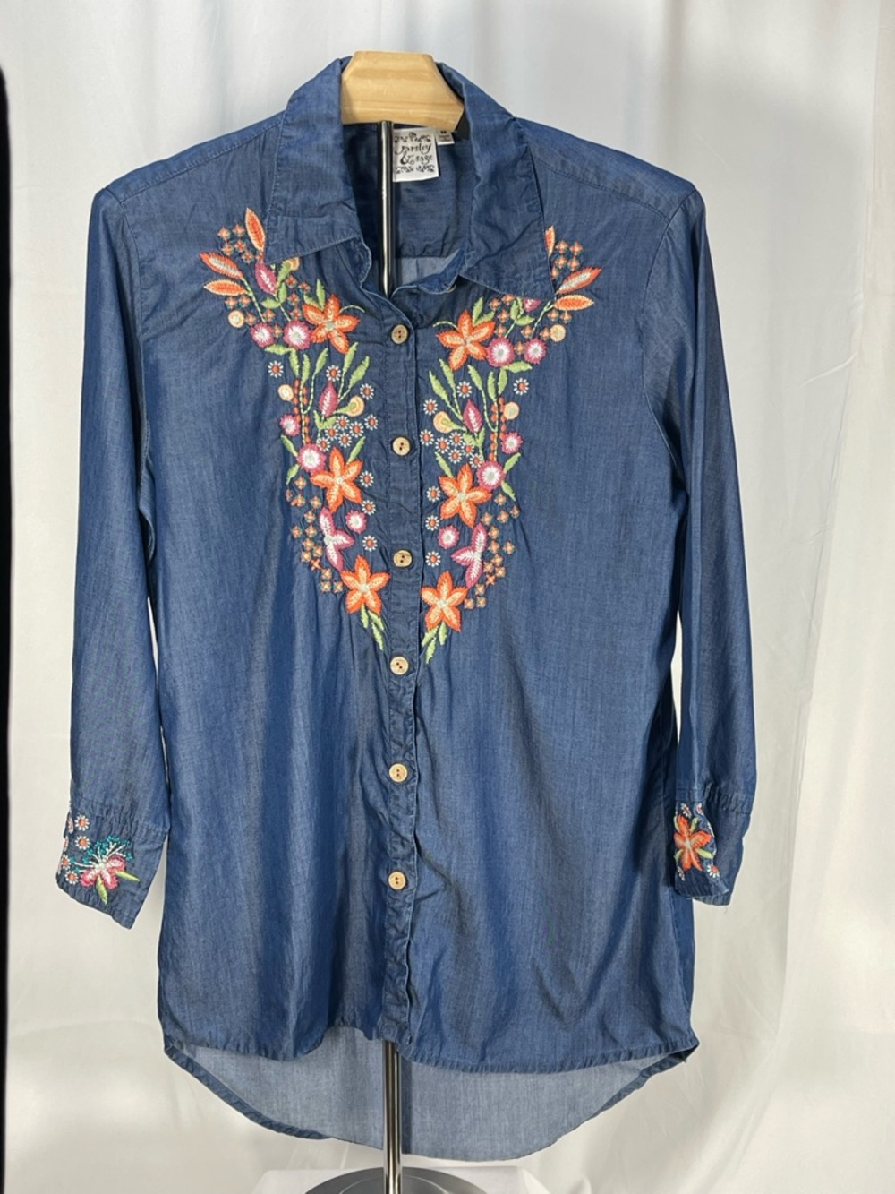 Parsley & Sage Denim Blue Embroidered Vibrant Floral Boho Flowy Summer Classy